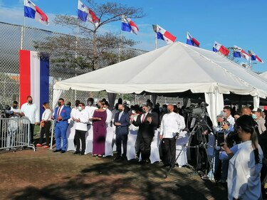 Cortizo aboga por el diálogo durante su visita a Colón