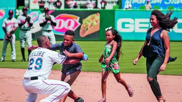 Beltré consigue su imparable 3 mil