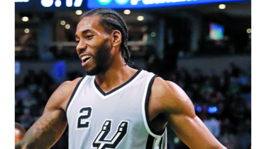 Leonard, cerca de regresar con los Spurs