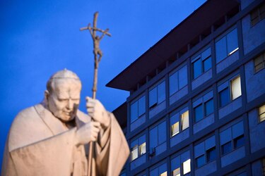 Salud del papa Francisco: estable y en espera de nuevos estudios
