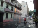 Bomberos logran controlar incendio entre las calles J y Estudiante