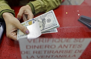 Devaluación del peso colombiano acumula 29%