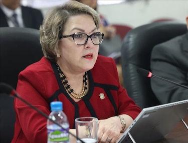 Presidenta de la Corte justifica aumento de $4 mil para los magistrados