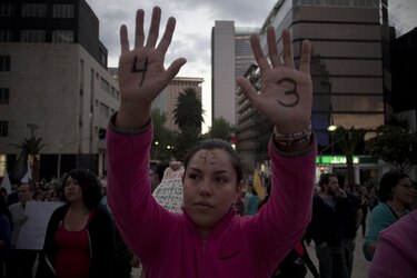 Mexicanos siguen marchando para pedir justicia por estudiantes desaparecidos