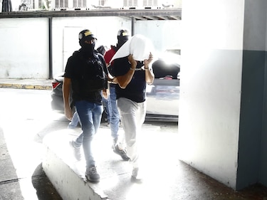 Un día después del triunfo del PRD, Héctor Brands reacomodó la sociedad que acumuló millonarios contratos con el Estado