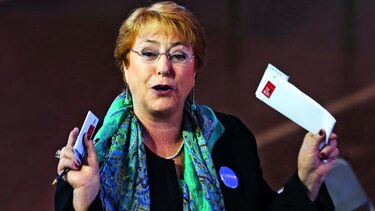 Derrota electoral sacude a Bachelet