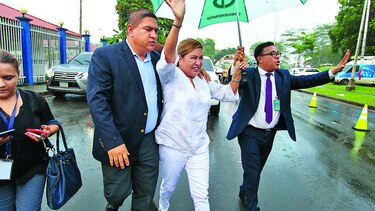 Alma Cortés sale libre, tras consignar fianza