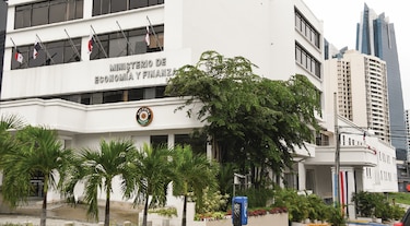 Deuda pública aumentó $5,941 millones en un año