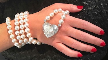 Subastan por primera vez el más grande diamante tallado en forma de corazón