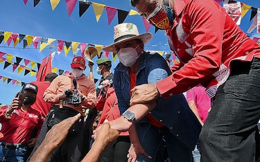 Candidatos de izquierda y derecha arrecian campaña electoral en Honduras