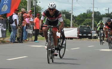 Franklin Archibold gana cuarta etapa con gran remate