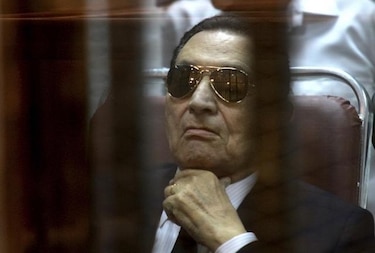 Mubarak dice que nunca ordenó el asesinato de manifestantes en la revolución