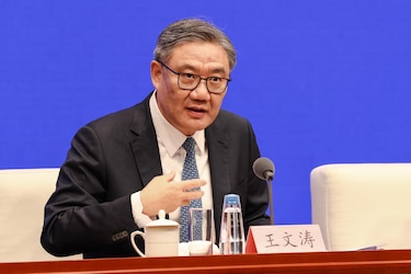 Pekín bloquea sanciones de Washington contra cinco empresas chinas por vínculos con Irán