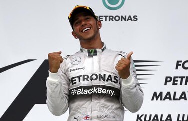 Lewis Hamilton entra líder en Suzuka, donde Alonso luchará por el podio