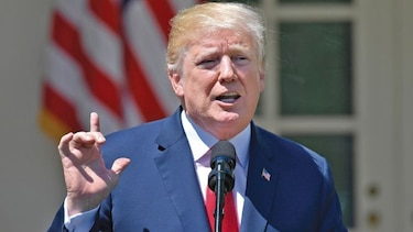 Estados Unidos exportó más en marzo y redujo su déficit