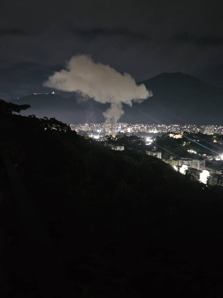 Urgente: Reportan múltiples bombardeos sobre varios puntos en Caracas, Venezuela