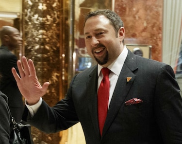 Renuncia el portavoz de Donald Trump tras solo cuatro días en el cargo