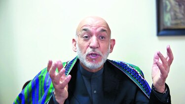 Hamid Karzai condena bombardeo de Estados Unidos a Afganistán