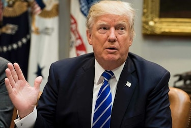Trump afirma que dueños de equipos 'le tienen miedo a sus jugadores'