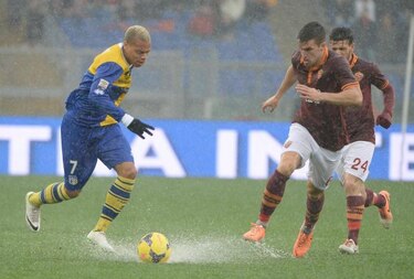 Partido entre Roma y Parma se suspende por fuertes lluvias