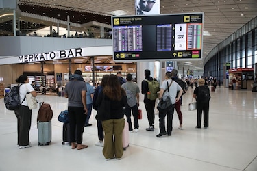 Cobro de $10 a pasajeros en tránsito vuelve al debate; advierten impacto en el hub aéreo