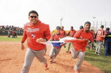 Panas, bicampeones