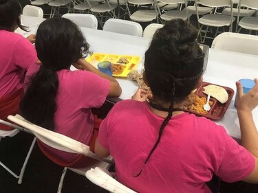 Pentágono acepta abrir sus bases para menores migrantes