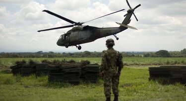 Ejército de Colombia golpea a disidencias de las FARC con bombardeo que deja 10 muertos