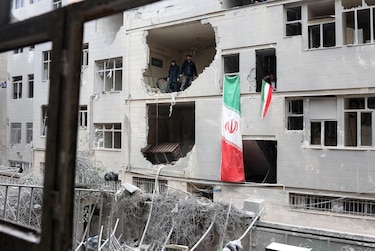 Israel dice haber iniciado ataques contra objetivos de régimen iraní en el este de Teherán