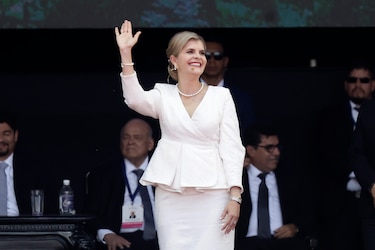 Presidenta de Costa Rica eleva el tono del conflicto comercial; Panamá pide competir en condiciones justas