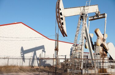 Petróleo se consolida por encima de $100