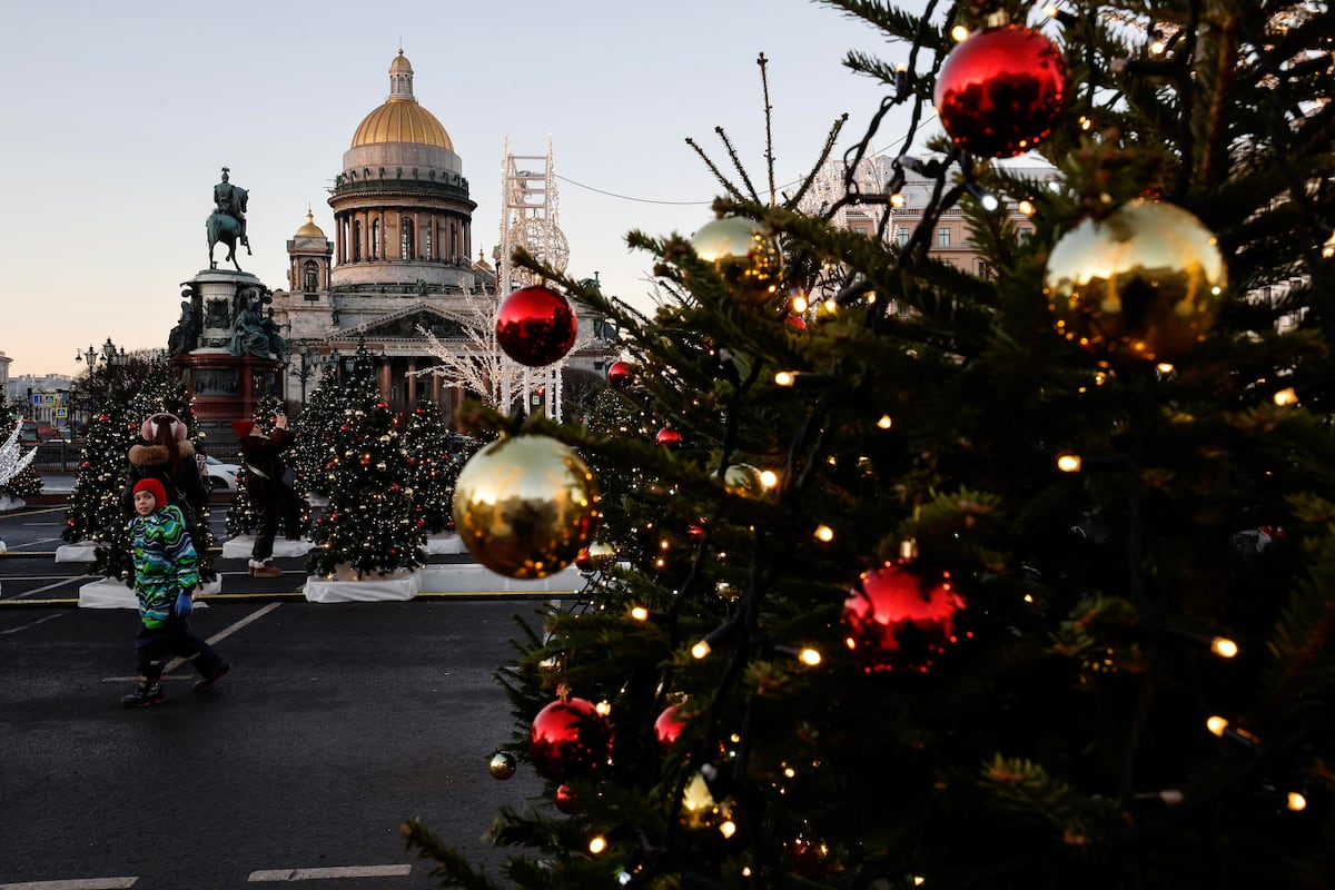 Así se ilumina el mundo para recibir la Navidad