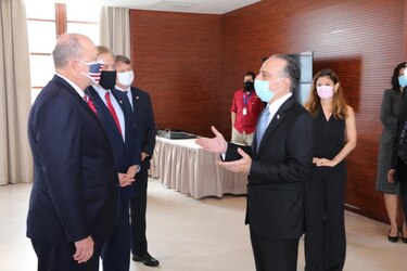 Consejero del Departamento de Estado asiste a reunión en Cancillería