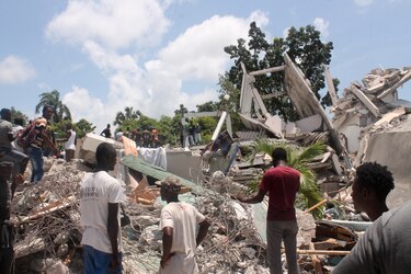 Aumenta a 1,297 la cifra de muertos por el sismo de Haití