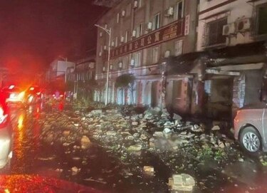 Tres muertos y decenas de heridos en terremoto en la provincia china de Sichuan