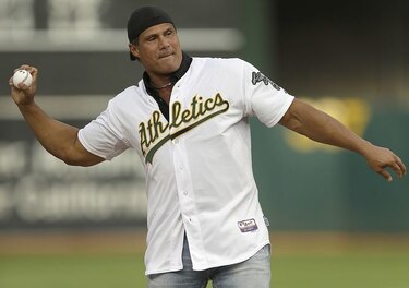 El expelotero José Canseco quiere ser jefe de despacho de Donald Trump