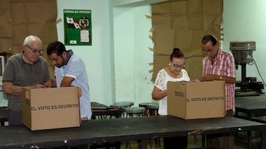 PRD entrega lista incompleta de delegados electos al Tribunal Electoral
