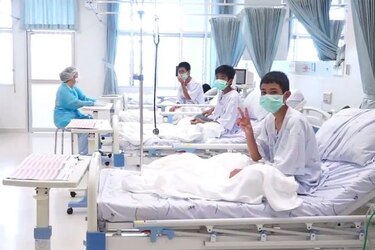 'Protejan a los niños' de Tailandia, dicen los mineros rescatados en Chile hace 8 años