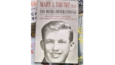 Libro de la sobrina de Trump vende casi 1 millón de copias