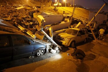 Otra fuerte réplica de 7.8 grados en norte de Chile; alerta de tsunami