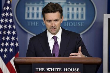 La Casa Blanca dice que Estados Unidos está "en guerra contra el Estado Islámico"
