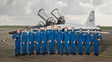 La NASA escoge a 7 hombres y 5 mujeres como nuevos astronautas