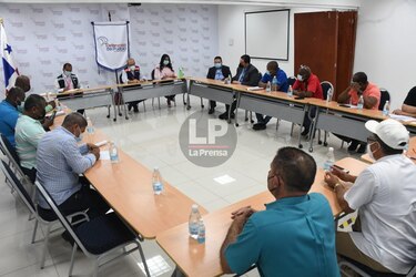 Autoridad del Tránsito decidirá la próxima semana si el transporte selectivo vuelve a operar sin restricciones