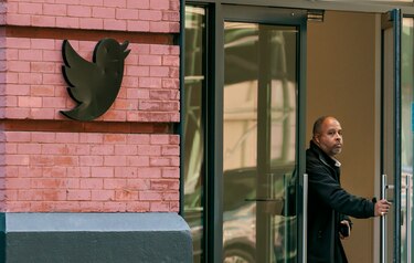 Reestructuración en Twitter y despidos laborales