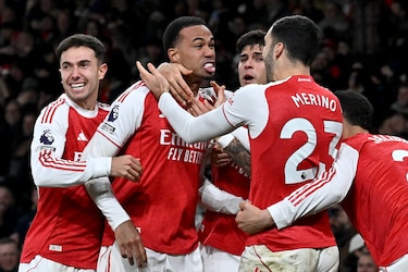 Demostración de poder del Arsenal en la Premier League