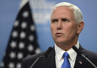 Primera gira bajo tensión de Mike Pence en Medio Oriente