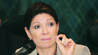 Partidos e independientes, enfrentados
