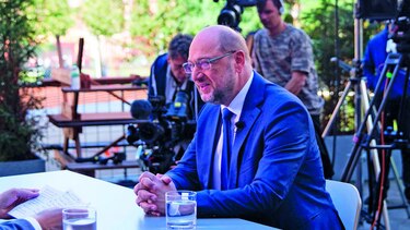 Rival de Merkel, optimista pese a datos desfavorables