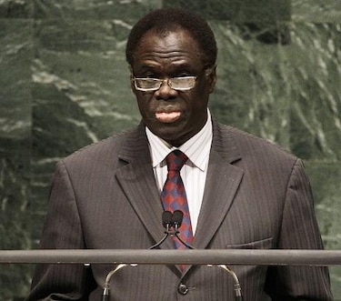 Diplomático es líder interino de Burkina Faso