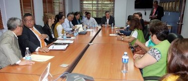 Subdirector de la CSS evalúa peticiones de los pacientes y médicos de hematología
